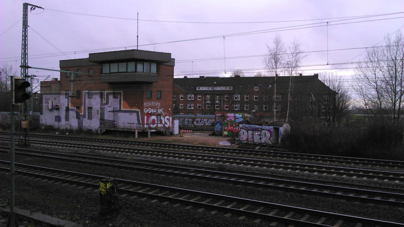 Graffiti Wall in Hamburg - Photo by moschek