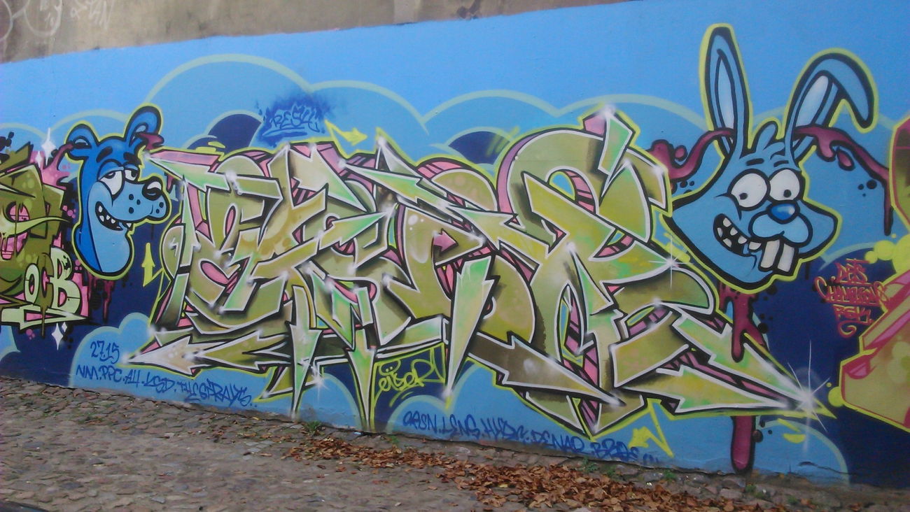 Graffiti Wall in Hamburg  - Photo by moschek - eiser (2015)