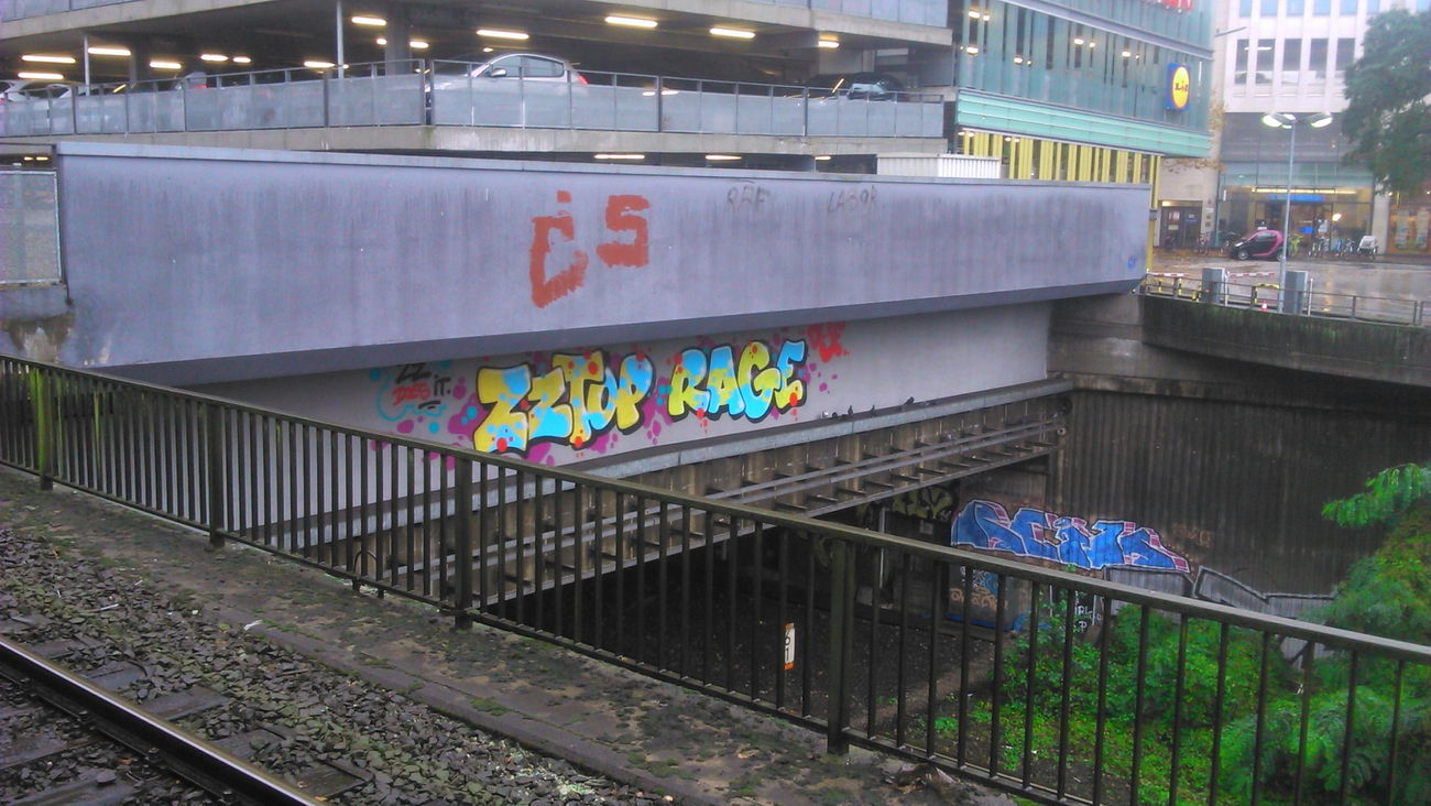 Graffiti Wall in Hamburg  - Photo by moschek - Zztop, rage, dsf (2015)