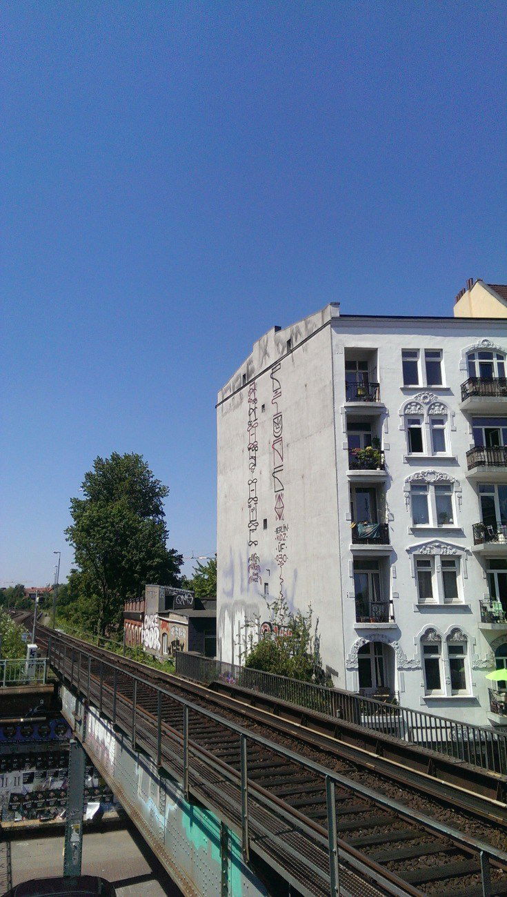 Graffiti Bombing in Hamburg - Photo by moschek - Ang, üf (2016)