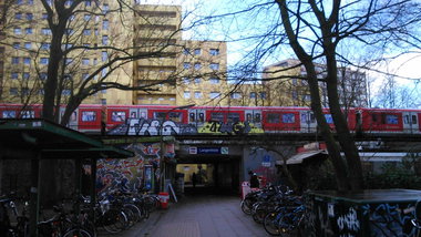 Graffiti Train - Photo by moschek - tng (2015)