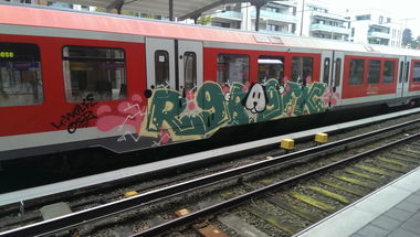 Graffiti Train - Photo by moschek - Rgb, gfk (2017)