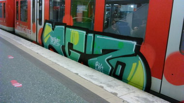 Graffiti Train - Photo by moschek - kgz (2015)