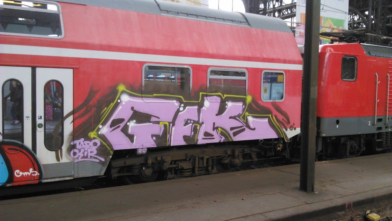 Graffiti Train in Wohnort - Photo by moschek - gfk (2015)