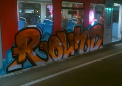 Graffiti Train - Photo by moschek - Round, cos, lons (2015)
