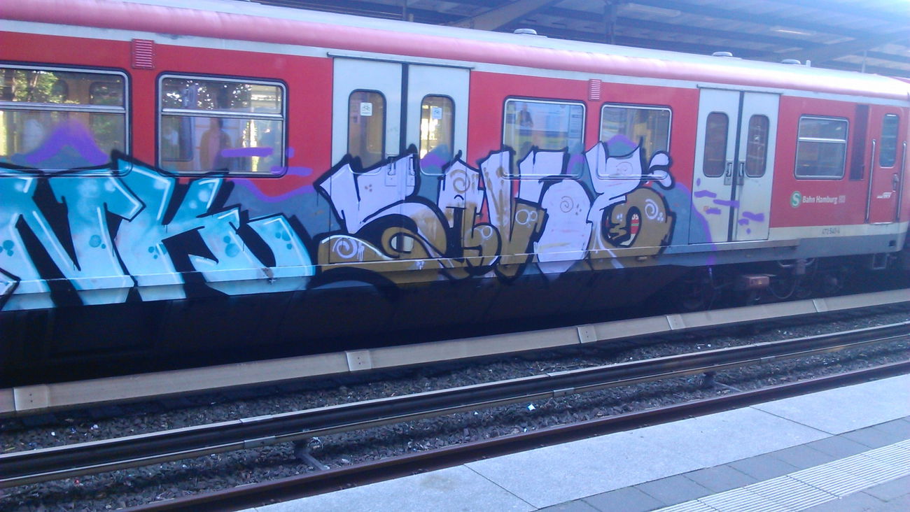 Graffiti Train in Wohnort - Photo by moschek (2015)