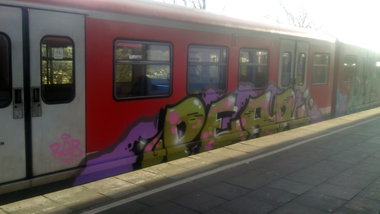Graffiti Train - Photo by moschek - Pear (2015)