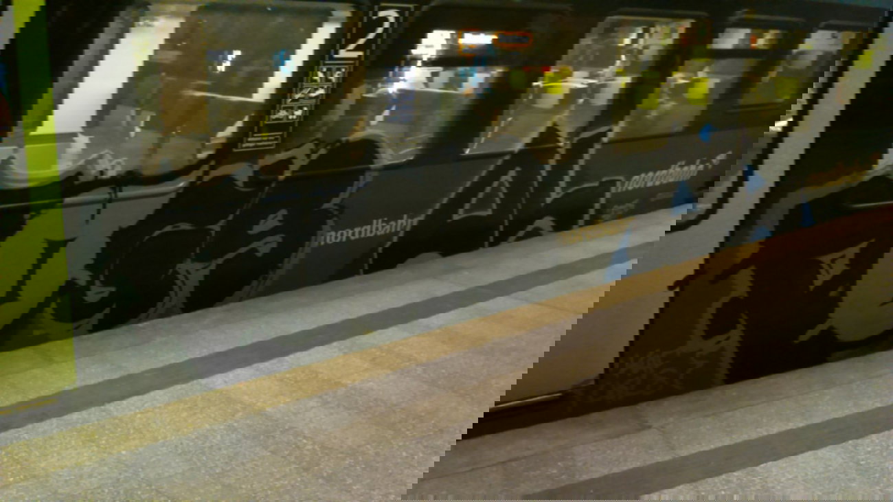 Graffiti Train - Photo by moschek