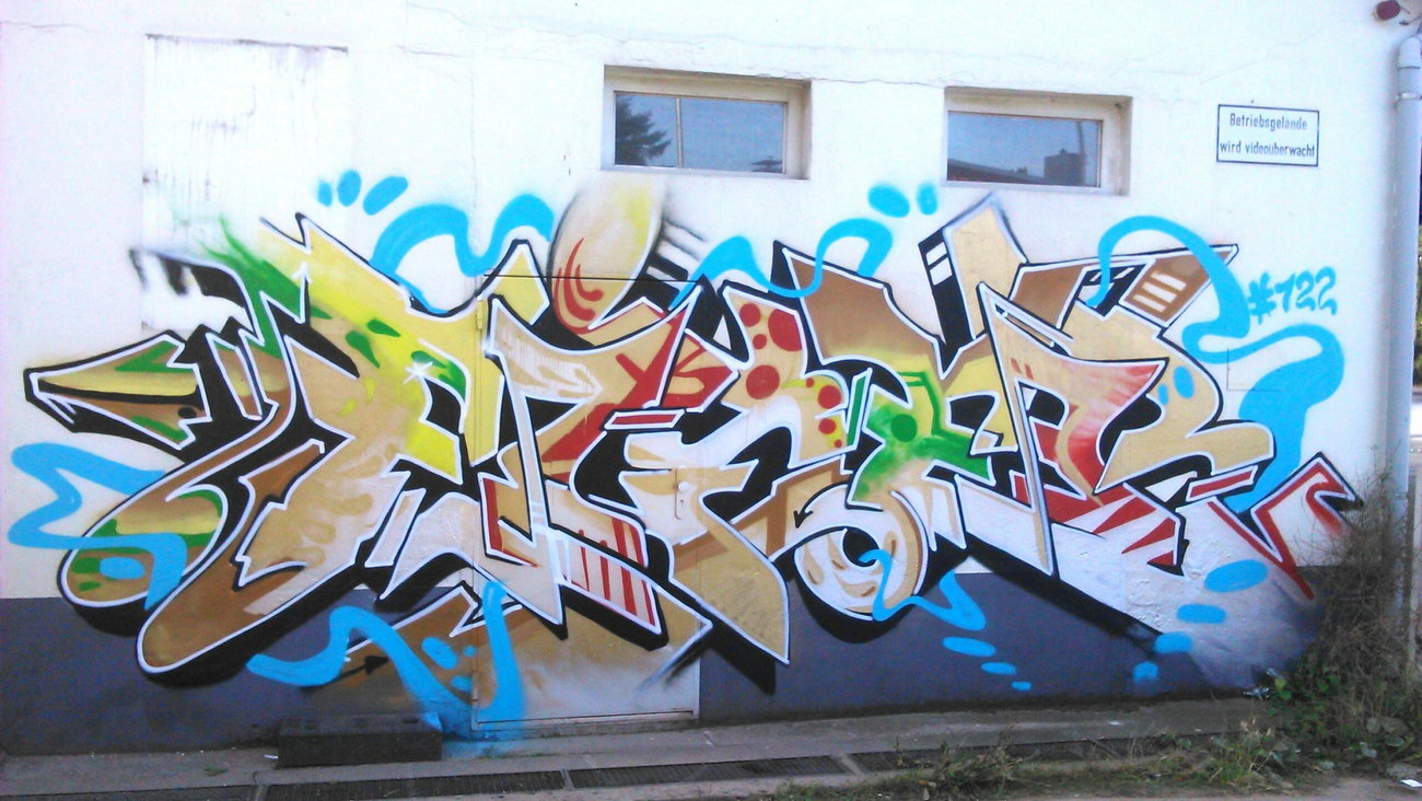 Graffiti Wall in Hamburg  - Photo by moschek - eiser (2015)
