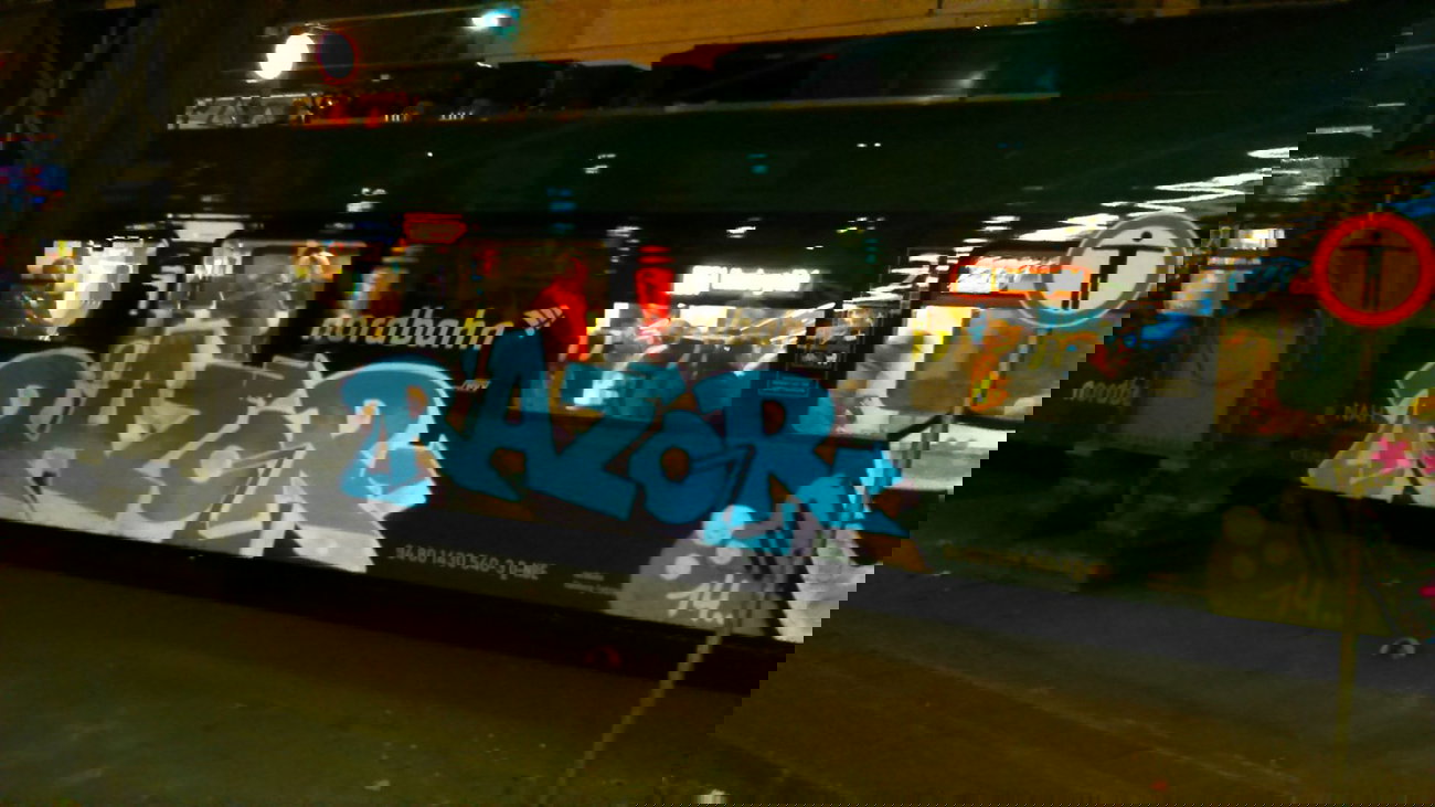 Graffiti Train - Photo by moschek - razor, cos