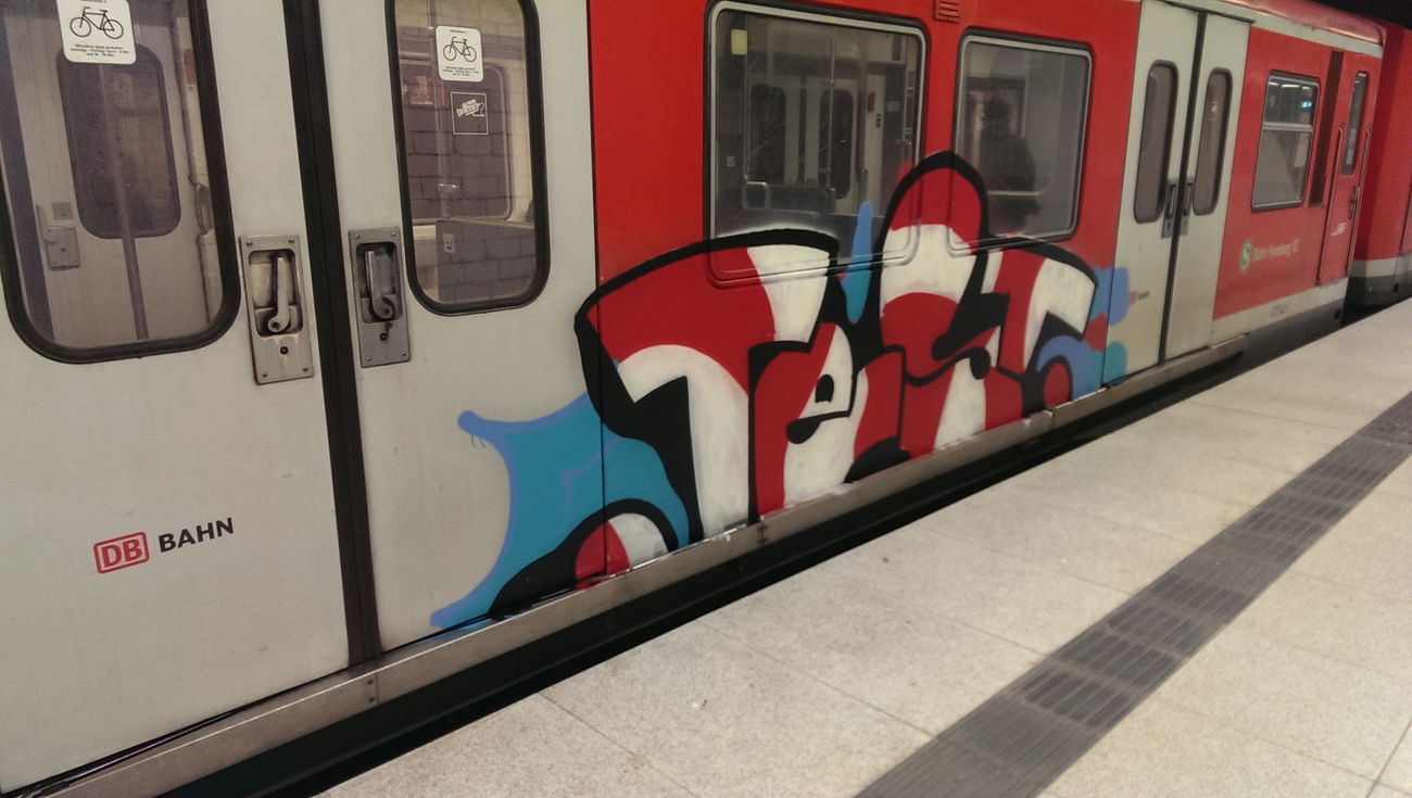 Graffiti Train - Photo by moschek (2017)