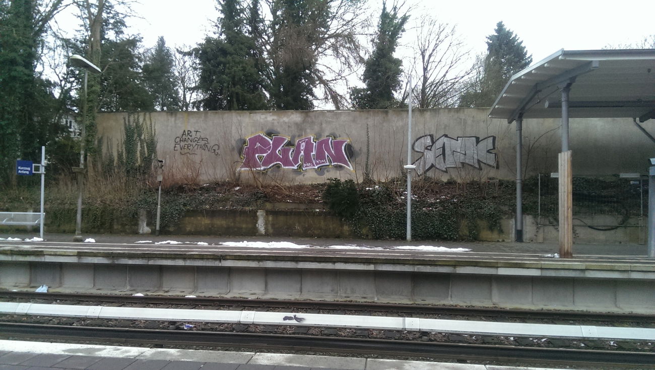 Graffiti Bombing in Hamburg - Photo by moschek