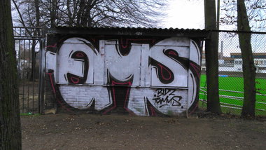 Graffiti Bombing - Photo by moschek - qms, bidz, tümus