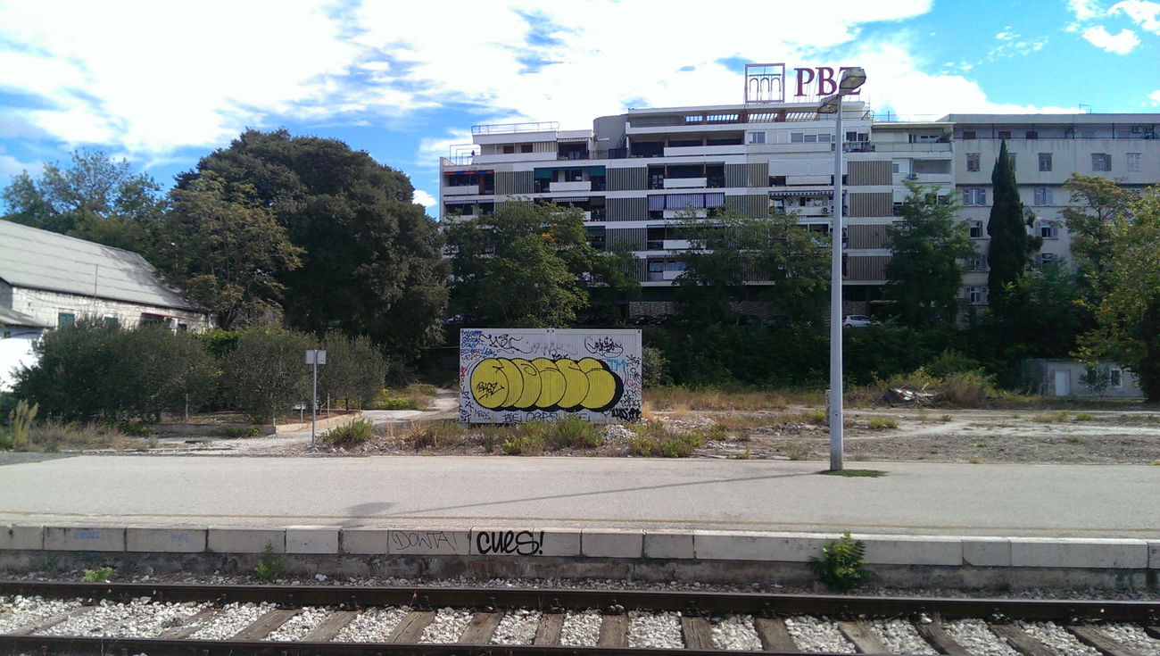 Graffiti Bombing in Split - Photo by moschek - Moses