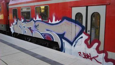 Graffiti Train in Wohnort - Photo by moschek - Dgs (2015)