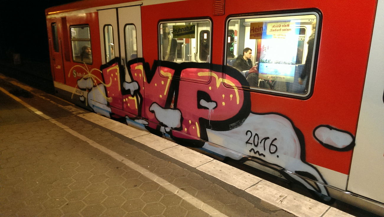 Graffiti Train - Photo by moschek - Lyp (2016)