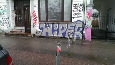 Graffiti Bombing in Hamburg - Photo by moschek - Hiper, hsr