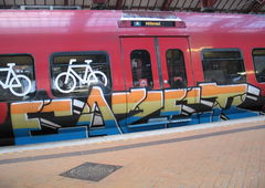 Graffiti Train in Kopenhagen  - Photo by moschek - eazer