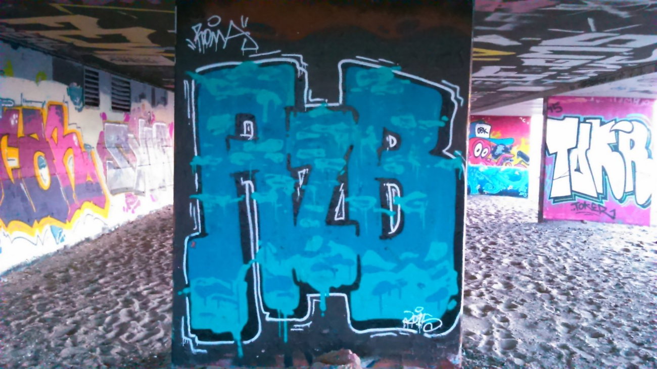 Graffiti Wall - Photo by moschek - azb (2015)