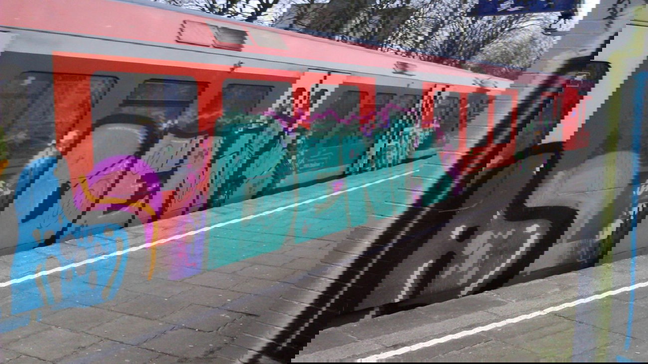 Graffiti Train - Photo by moschek - denk (2015)