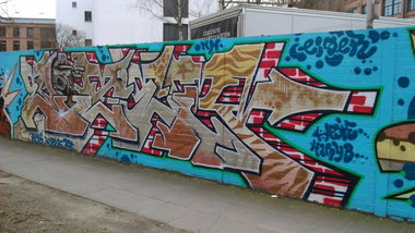 Graffiti Wall in Hamburg - Photo by moschek - eiser, nm
