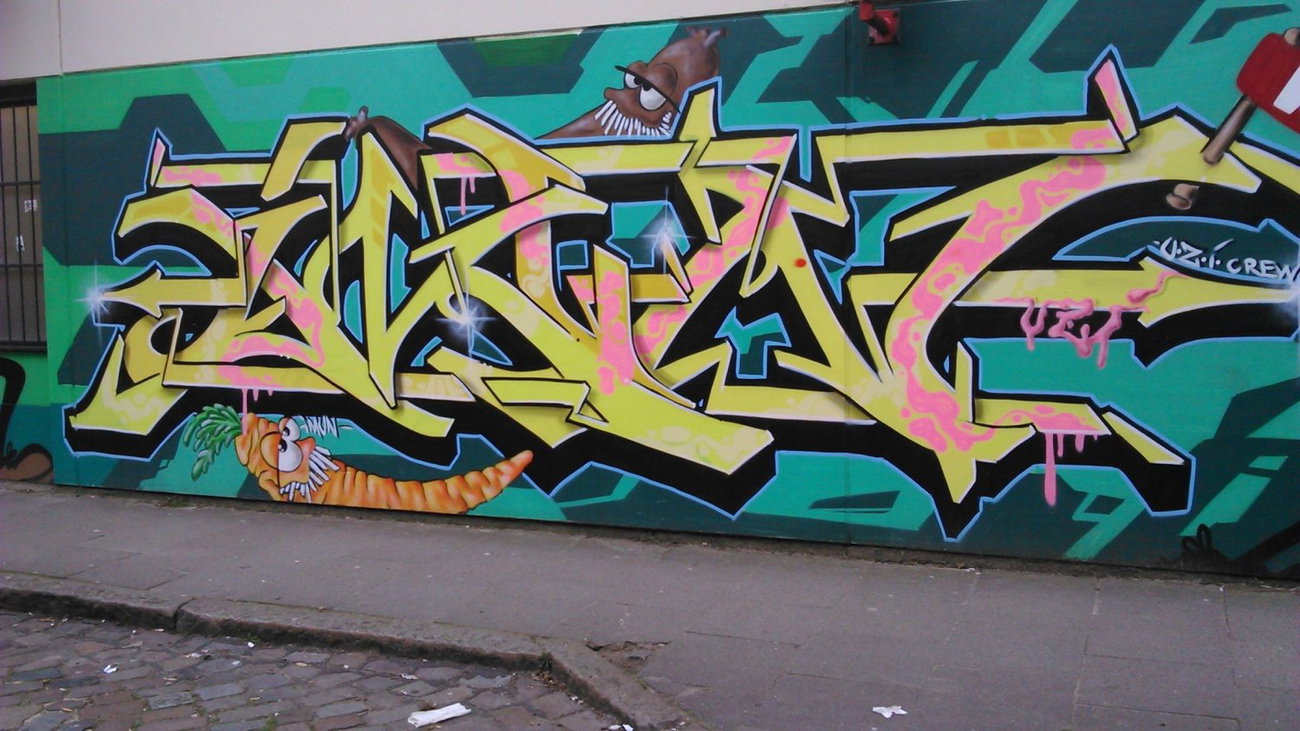 Graffiti Wall in Hamburg - Photo by moschek - imun, uzi