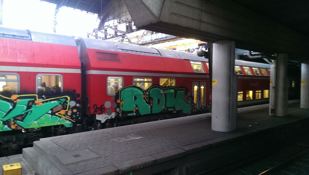 Graffiti Train in Hamburg - Photo by moschek - Rdk (2016)