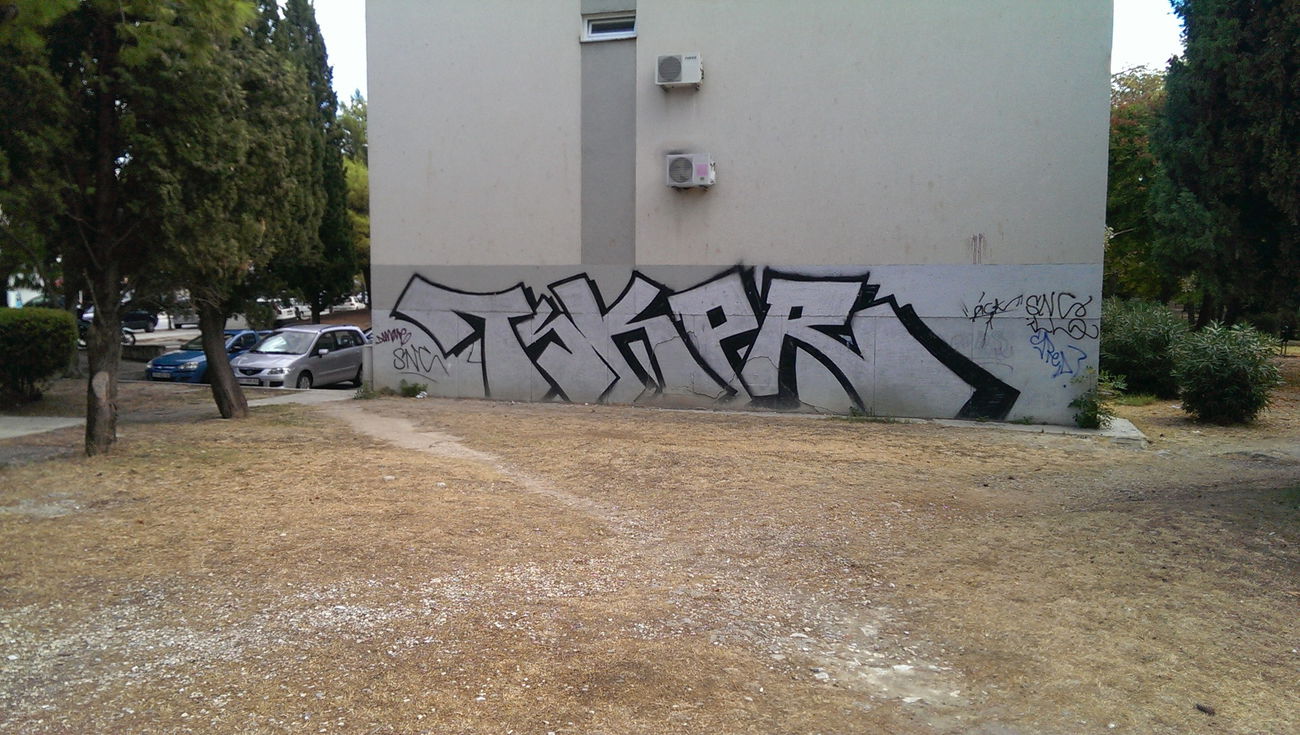 Graffiti Bombing in Split - Photo by moschek