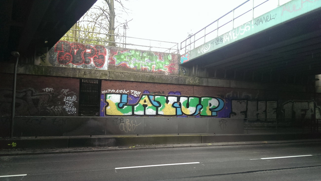 Graffiti in Hamburg - Photo by moschek - Layup, end, rs (2016)