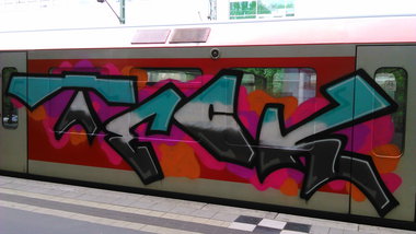 Graffiti Train - Photo by moschek - teck