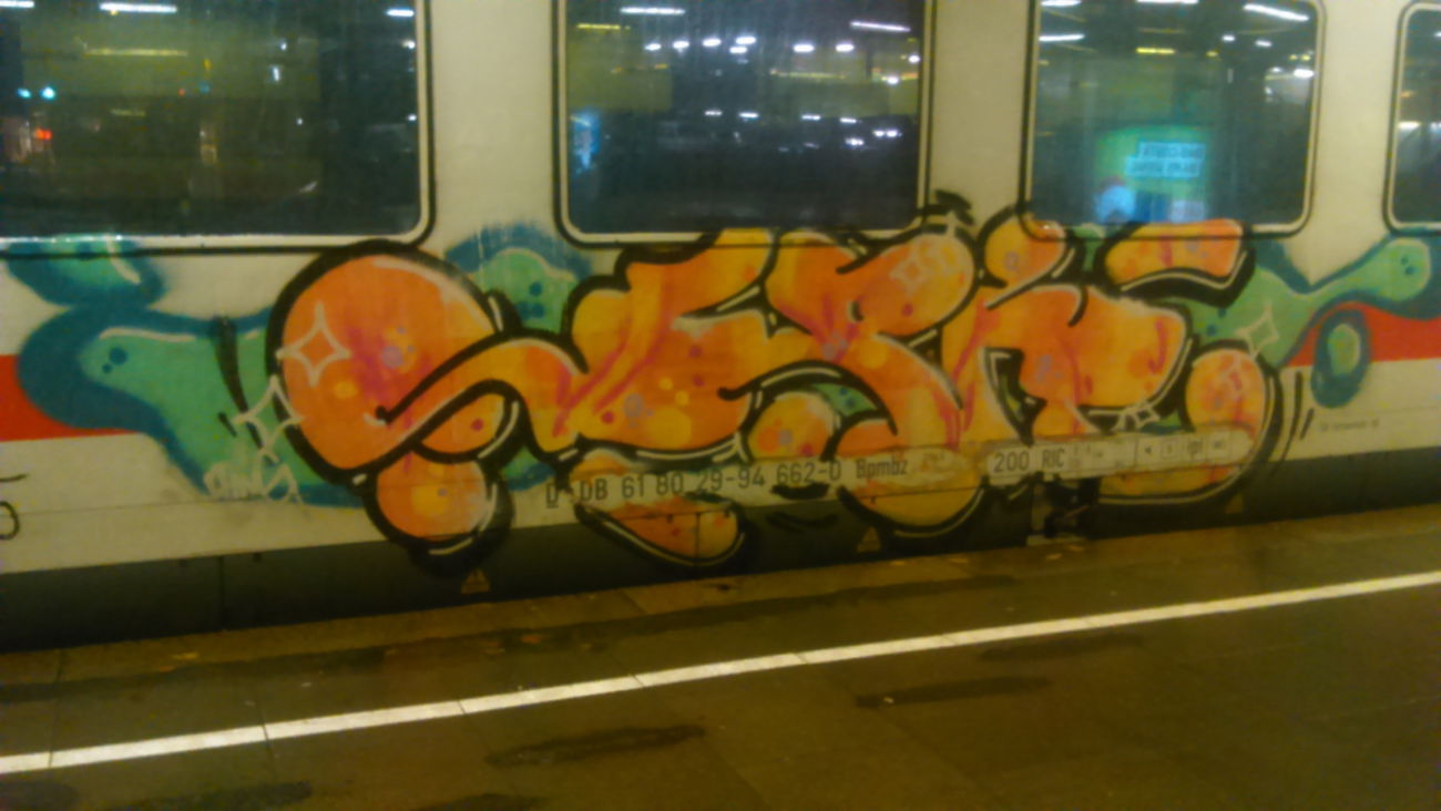 Graffiti Train in Wohnort - Photo by moschek (2015)
