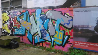 Graffiti Wall in Hamburg  - Photo by moschek