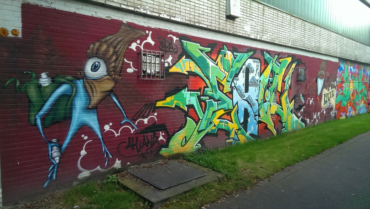 Graffiti Wall in Hamburg - Photo by moschek (2016)