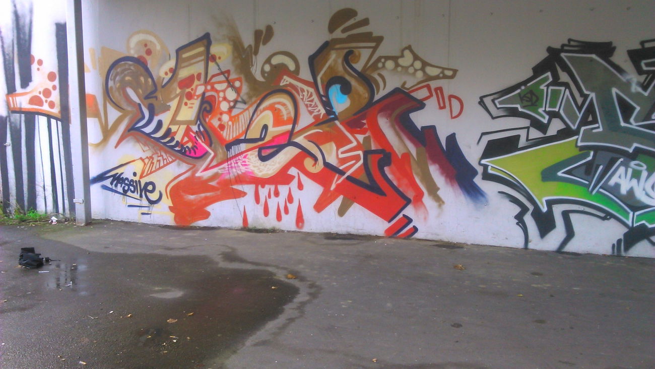 Graffiti Wall in Hamburg  - Photo by moschek - eiser (2015)