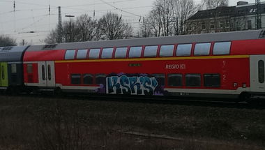 Graffiti Train - Photo by moschek (2016)
