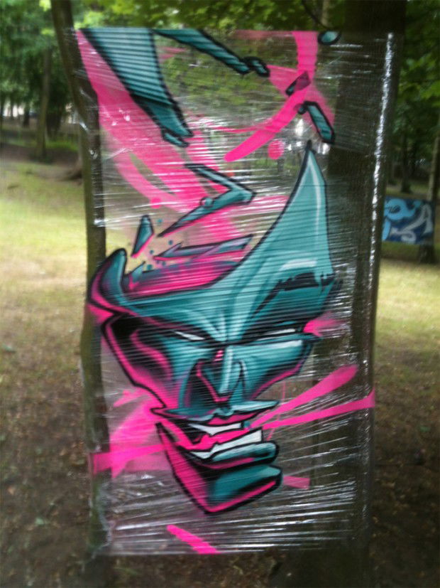 Graffiti Artwork in Zielona Góra - Photo by mrmax - mrmax., oc., character. (2013)