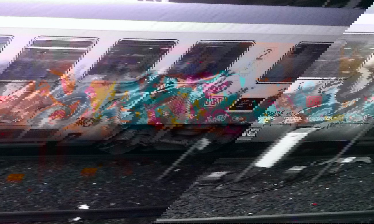 Graffiti Train - Photo by mrunlike