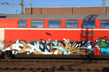 Graffiti Train - Photo by mutespottah (2013)