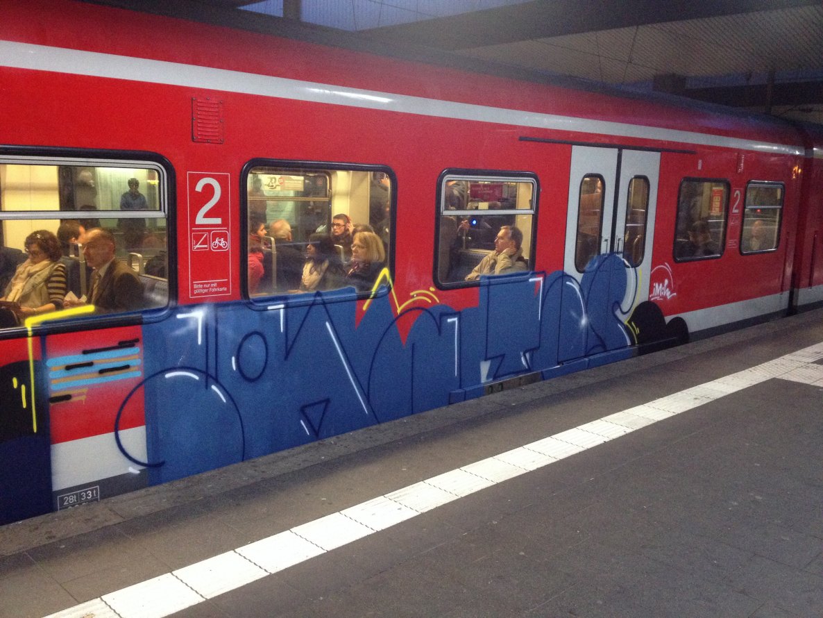 Graffiti Train - Photo by mutespottah (2013)