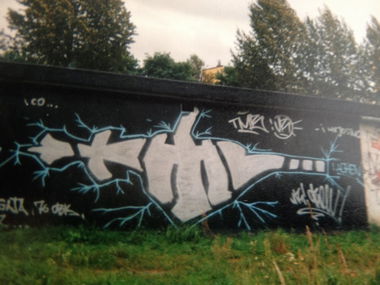 Graffiti Wall - Photo by muzg - 2001
