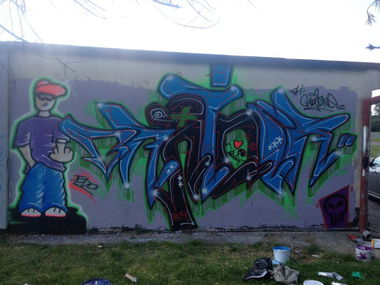 Graffiti Wall - Photo by muzg