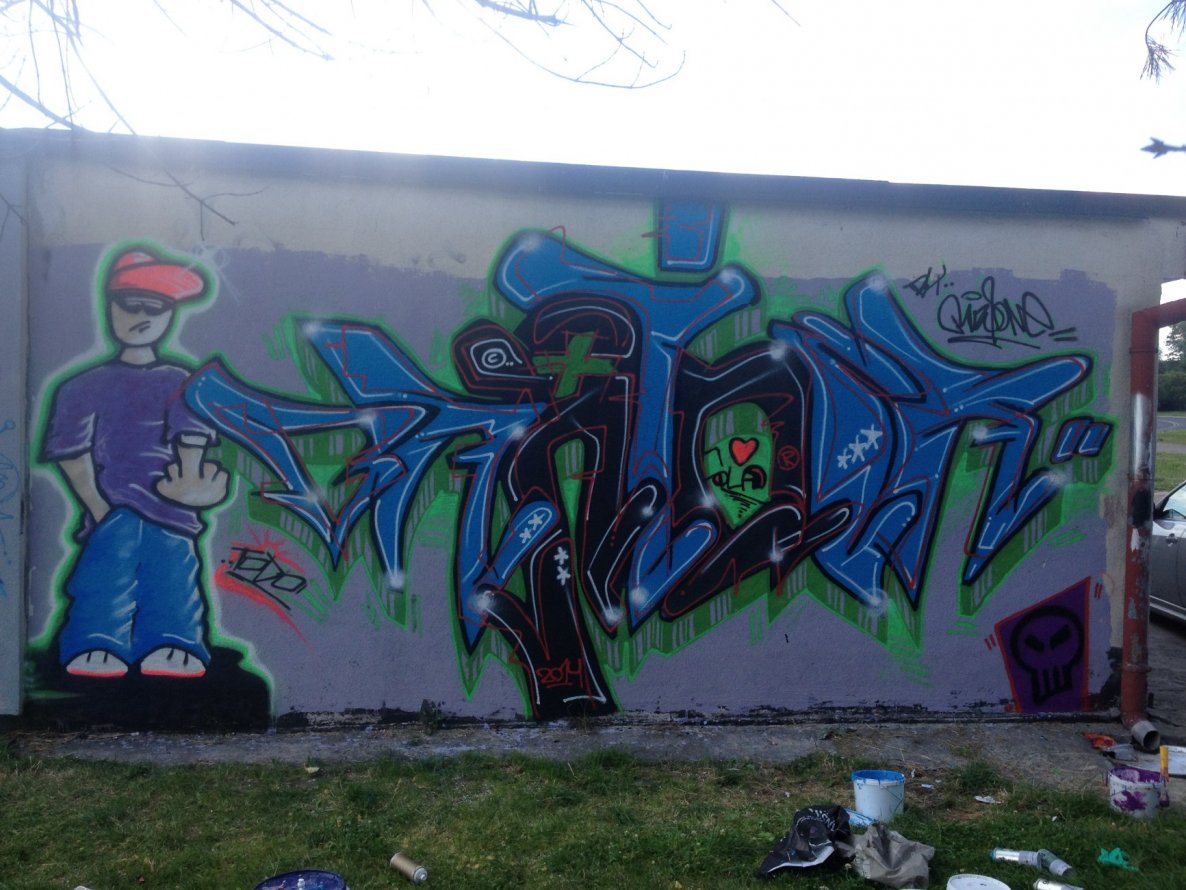 Graffiti Wall - Photo by muzg