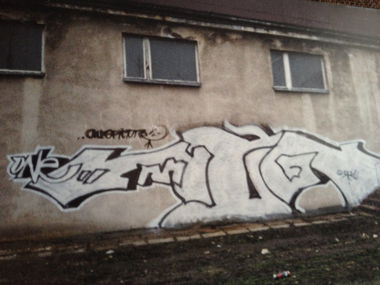 Graffiti Bombing - Photo by muzg - 2004