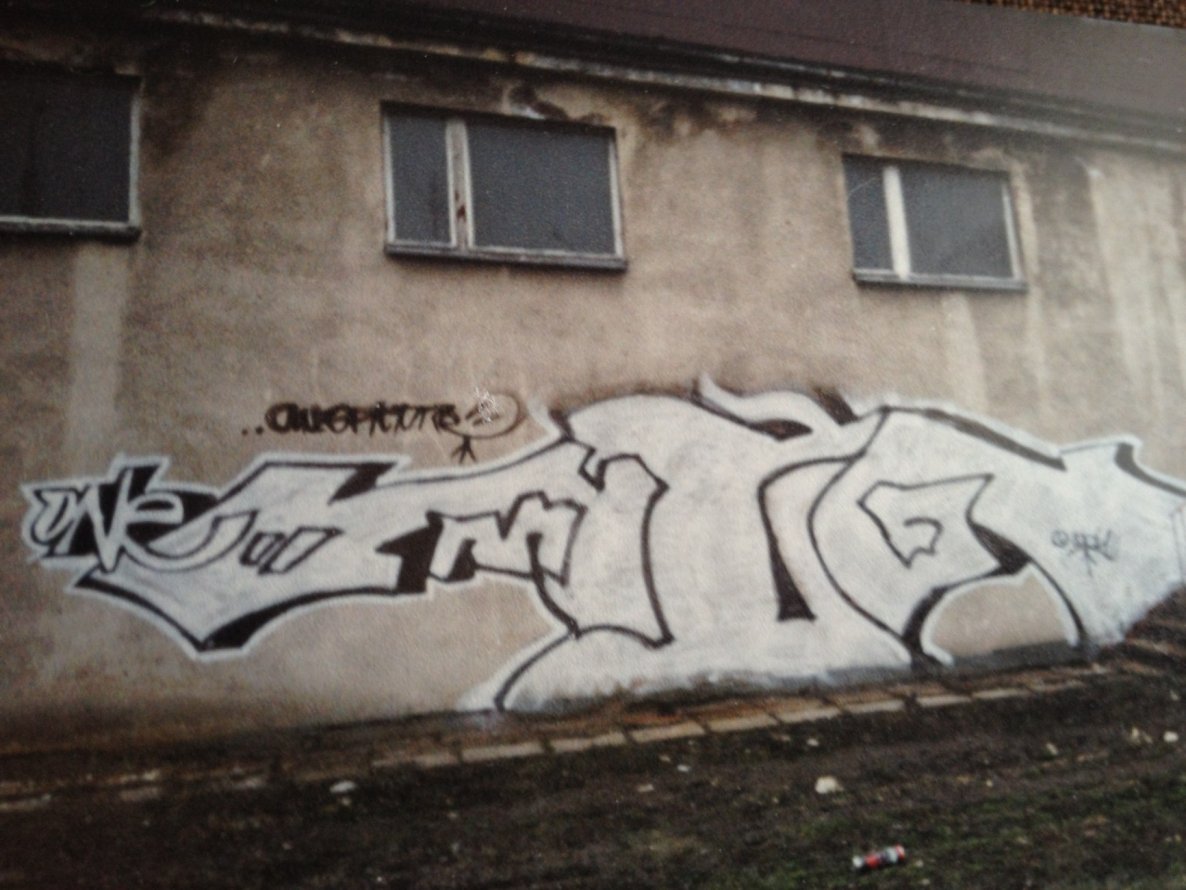 Graffiti Bombing - Photo by muzg - 2004
