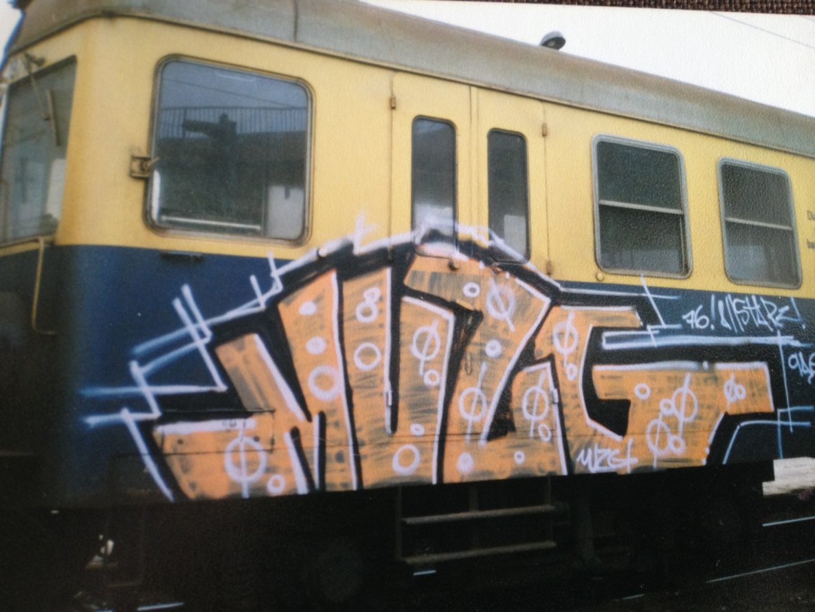Graffiti Train - Photo by muzg (2001)