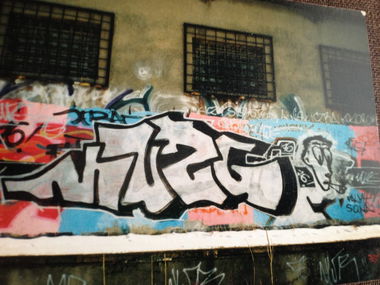Graffiti Bombing - Photo by muzg (2001)