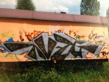 Graffiti Wall - Photo by muzg (2001)