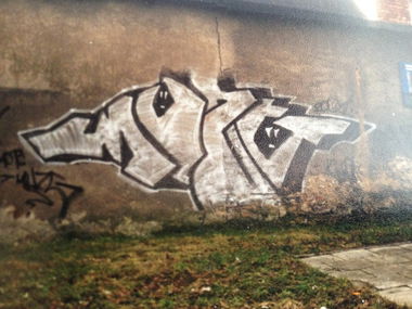Graffiti Bombing - Photo by muzg (2001)