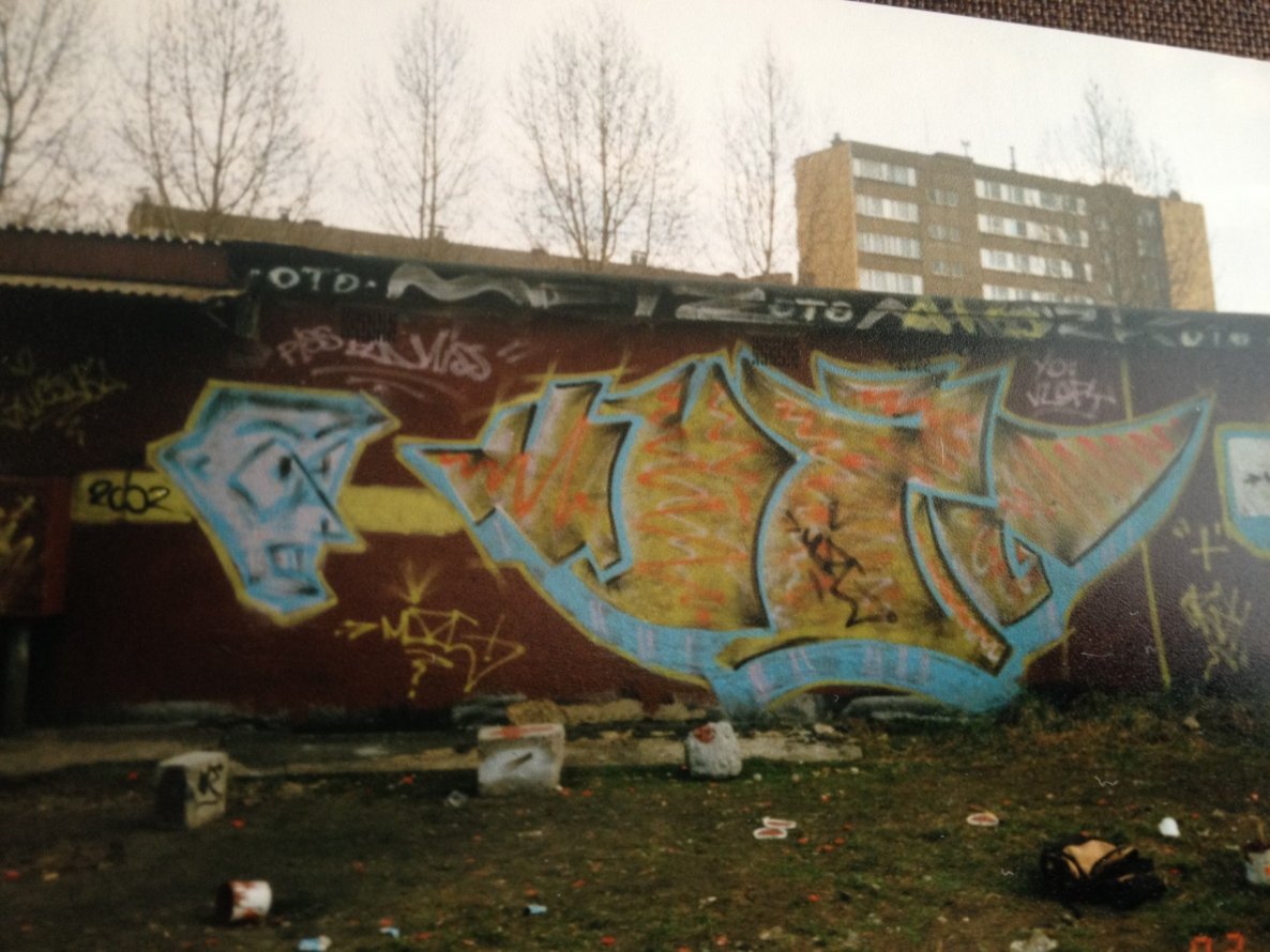 Graffiti Wall - Photo by muzg (2002)