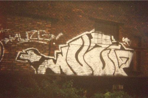 Graffiti Bombing - Photo by muzg (2002)
